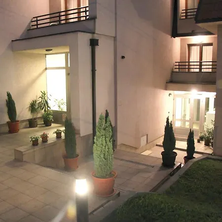 Royal Apartment *